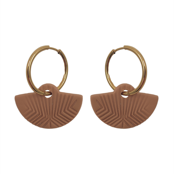 EARRING GOLD EGG SHAPE WITH FAN PENDANT IN CARAMEL