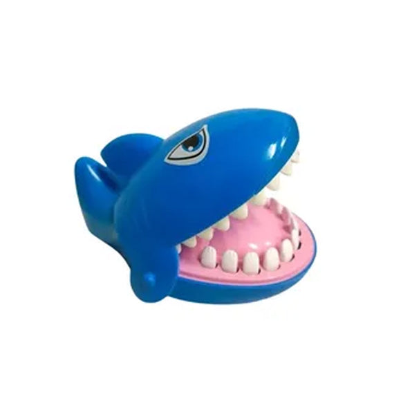 TOY SHARK ATTACK