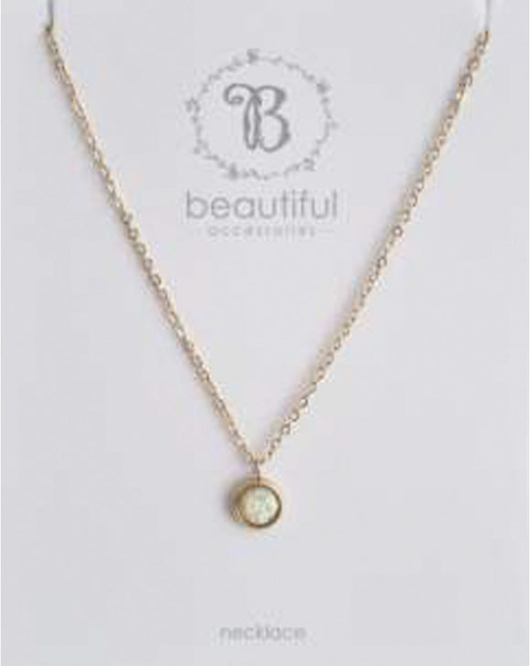 NECKLACE WHITE STONE ON GOLD CHAIN