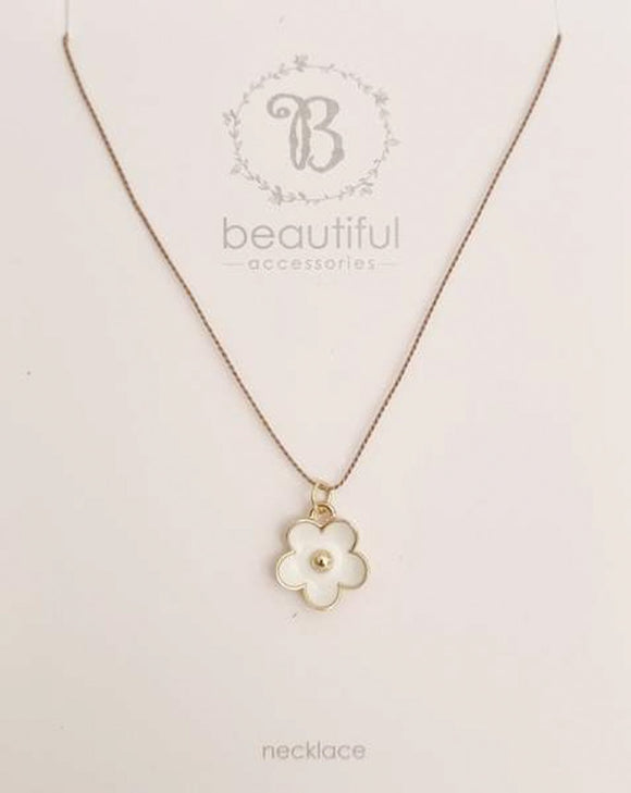NECKLACE FLOWER FILLED WHITE