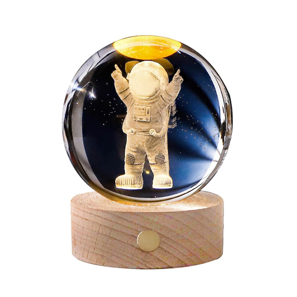 USB LIGHT CRYSTAL BALL WITH WOODEN BASE ASTRONAUT